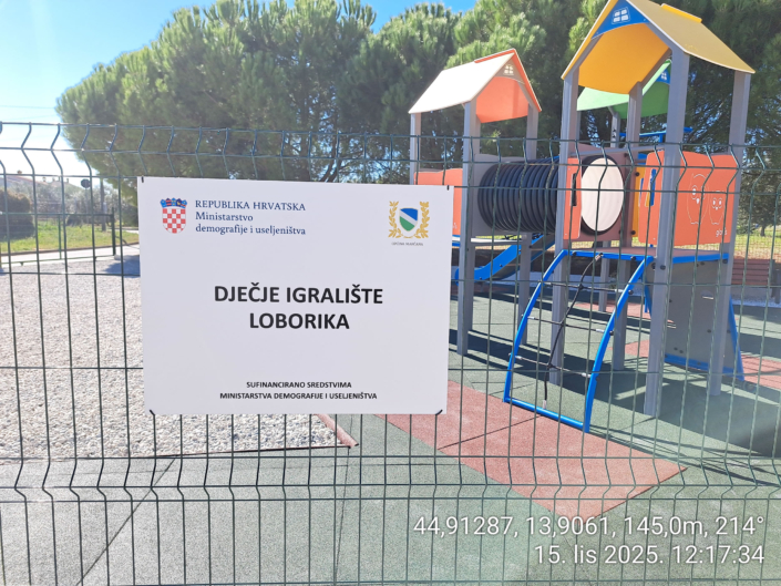 Dječje igralište Loborika